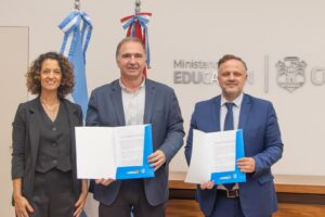 La Universidad Nacional de Río Tercero firmó un convenio estratégico con el Ministerio de Educación de Córdoba para avanzar en proyectos conjuntos de formación, investigación y desarrollo territorial
